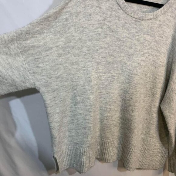 𝅺WOMAN’S oversized gray sweater. Size 2x crew Neck. Split hem. Soft and … - Picture 4 of 10